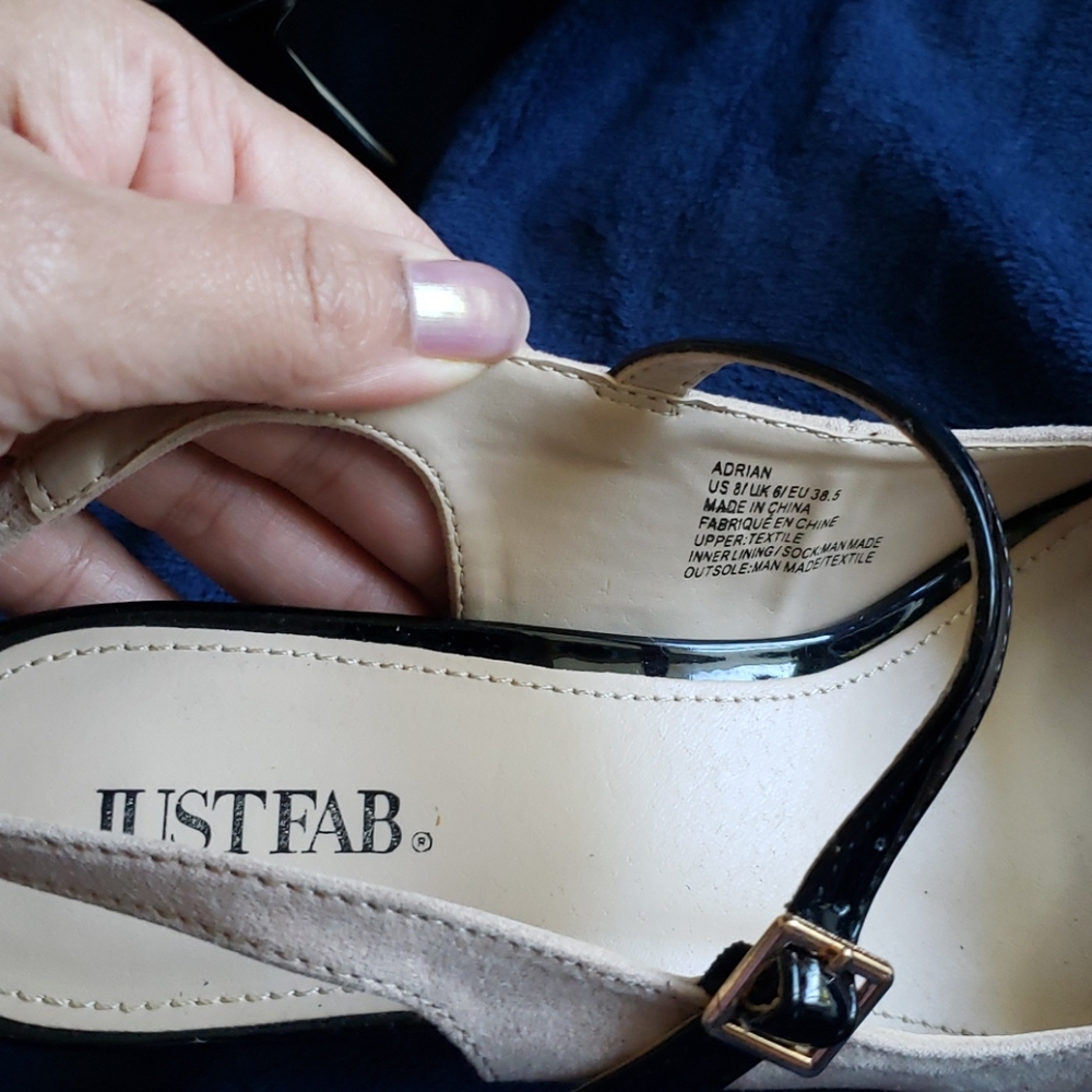 Heels - Picture 4 of 4